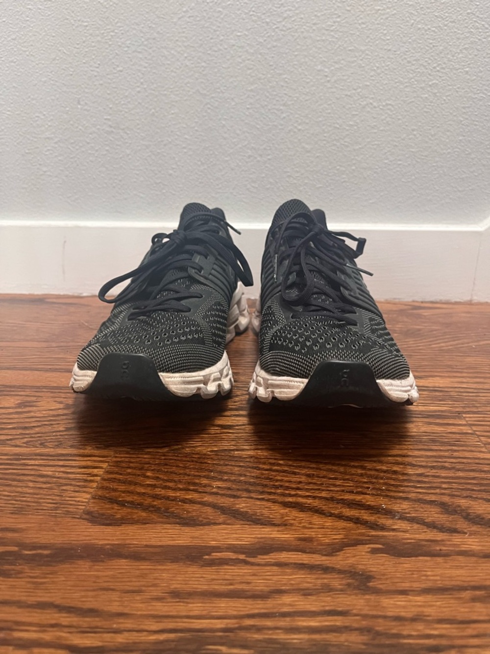 On Cloud Black Running Shoes - Picture 2 of 6